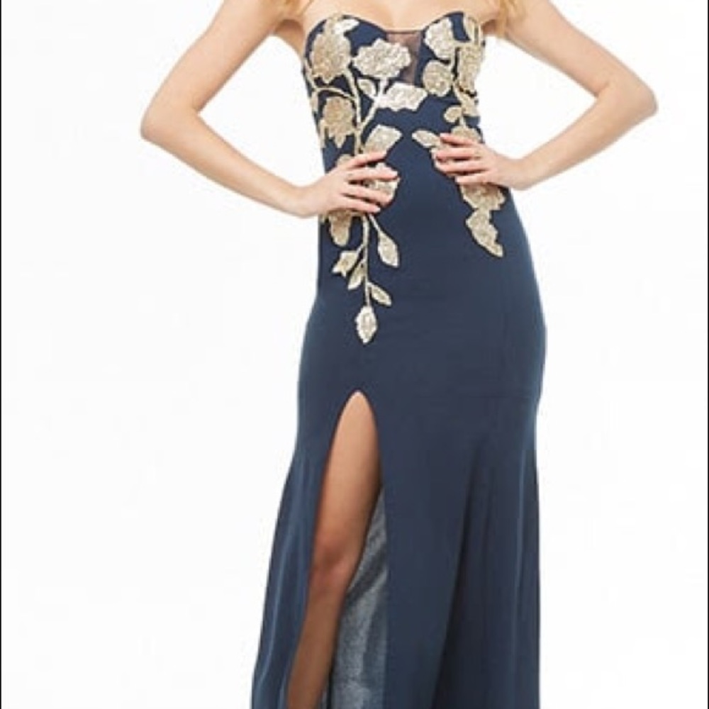 Soieblu Embroidered Maxi Dress